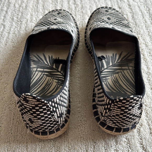 DV by Dolce Vita Woven Espadrilles - Picture 5 of 11
